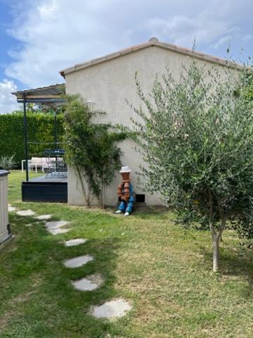 Chez Frederique Et Jean-Claude Hotel Les Taillades ภายนอก รูปภาพ
