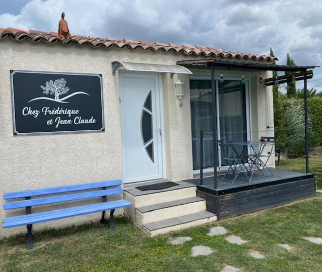 Chez Frederique Et Jean-Claude Hotel Les Taillades ภายนอก รูปภาพ
